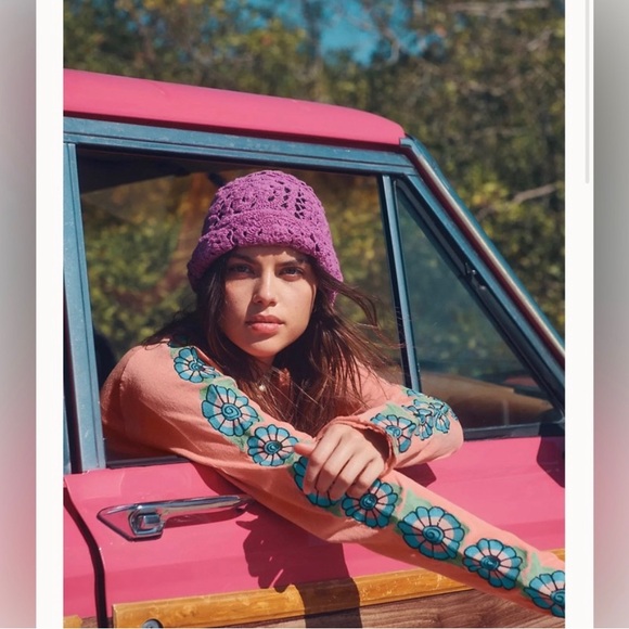 Free People / RAHI Woman’s Green Crochet Bucket Hat - Picture 12 of 12